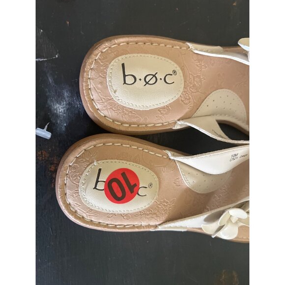 B.O.C  Born Womens Thong Sandals 10M Beige Floral Accents Vacation Resort - Picture 5 of 9